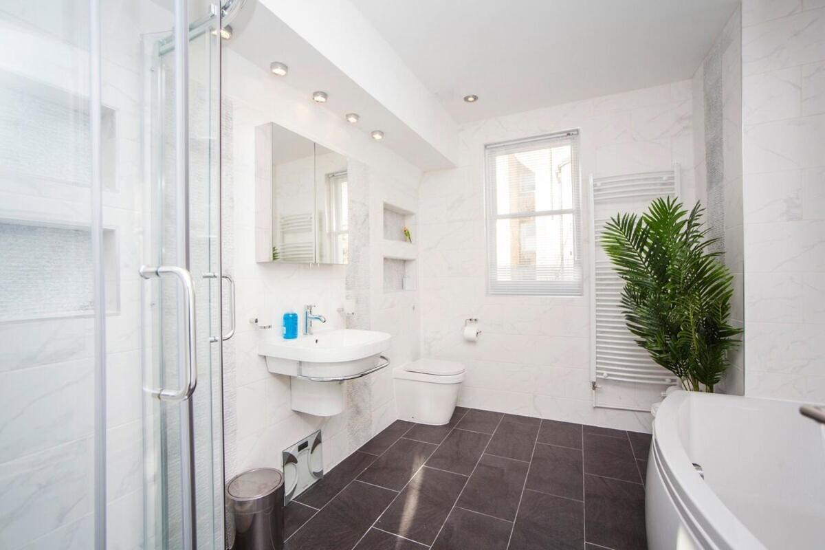 ※ Spacious Georgian Coach House & With Parking Bath Buitenkant foto