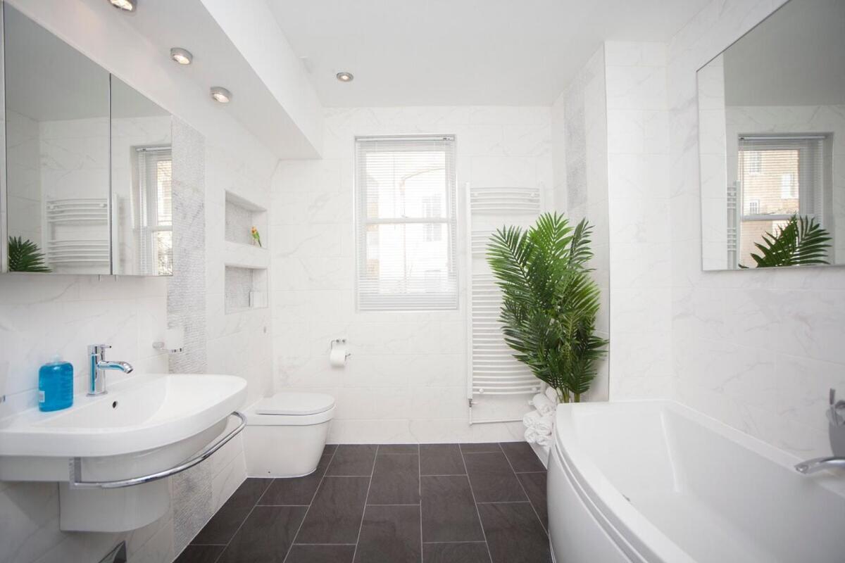 ※ Spacious Georgian Coach House & With Parking Bath Buitenkant foto